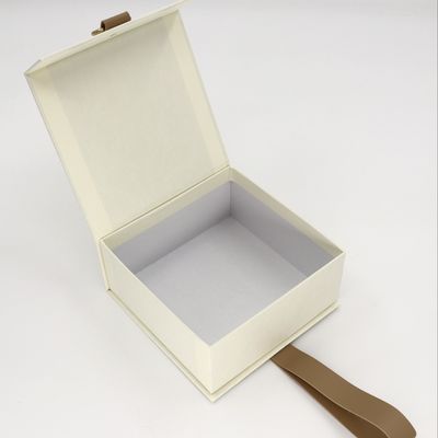 Bonitas cajas de regalo rígidas de cartón blanco Joyería Caja de presentación con mango