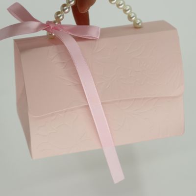 Delicate Valentine'S Day Candy Gift Box Wedding Gift Box Packaging With Handle And Ribbon
