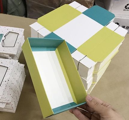 Custom Kids Underwear Packaging Box with Clear Window Drawer Style White Cardboard Box with Cartoon Design