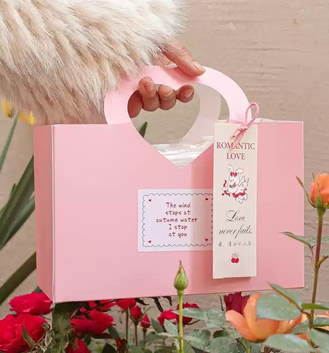 Factory Wholesale Valentine'S Day Gift Packaging Gift Bags Baked Candy Flowers Wedding Gift Boxes Custom Size Logo