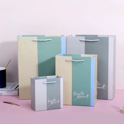 Buen precio Bolsas personalizadas para negocios con logotipo Bolsa de color Bolsas de papel grandes en línea