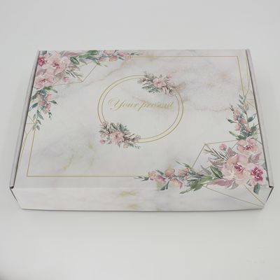 Goede prijs Op maat gemaakte luxe Valentijnsdag gegolfde cadeaubon vouwverpakking cosmetica kleding verpakkingsdoos online