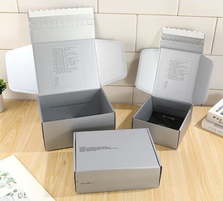 Harga yang bagus Custom Hardware Gray Zip Mailer Box Extra-hard kertas bergelombang untuk pakaian dan pakaian dalam Express Box on line