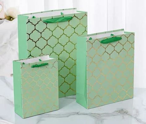 Customized Paper High-End Gift Bags Bulk Printed Logos Clothing Store Shopping Bags Foldable