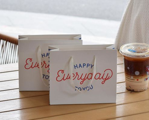 Customized White Card Reusable Paper Bag Banquet Birthday Gift Paper Color Printing Clothing Tote Bag