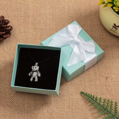 Harga yang bagus Kotak hadiah perhiasan mewah dengan busur untuk gelang cincin atau anting langsung dari produsen on line