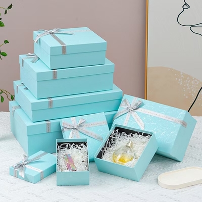 Buen precio Caja de regalo con lazo azul claro, bufanda, caja de regalo de recuerdo, caja de regalo para el Día de San Valentín en línea