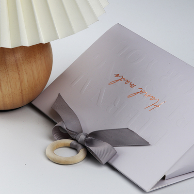 Good price Gift Bag Multi-Color Wooden Ring Handle Party Gift Box Can Be Customized Logo Paper Box Packaging Box online