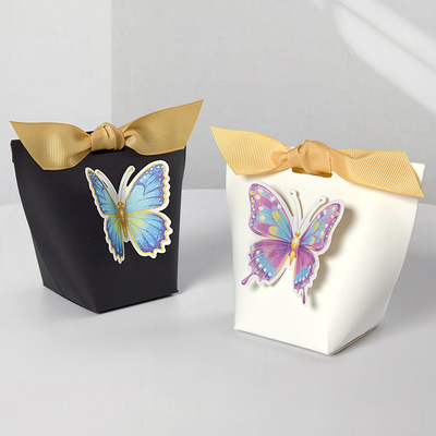 Guter Preis Elegante europäische Hochzeitsbox mit Blumenspitzen und 3D-Schmetterling Online