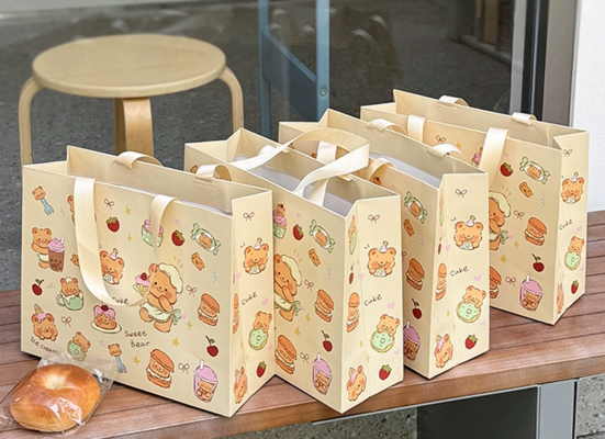 Guter Preis Custom Printed Paper Bags for Clothing Boutique Gifts Packaging Online