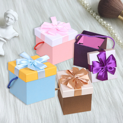 Giá tốt. Customizable Square Christmas Gift Box Kraft Paper Packaging trực tuyến
